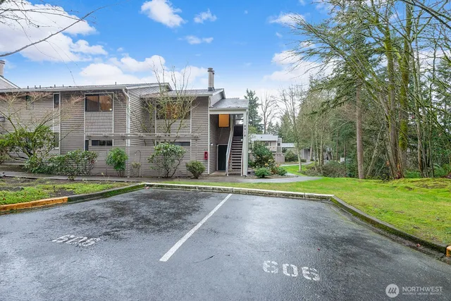 $425,000 | 9919 Northeast 144th Lane, Unit 606, Kirkland, WA 98034