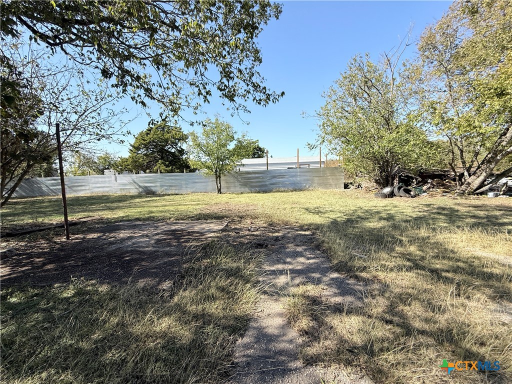 4700 Old Howard Road Temple, TX 76504 - Photo 31 of 33 a view of a yard with an tree