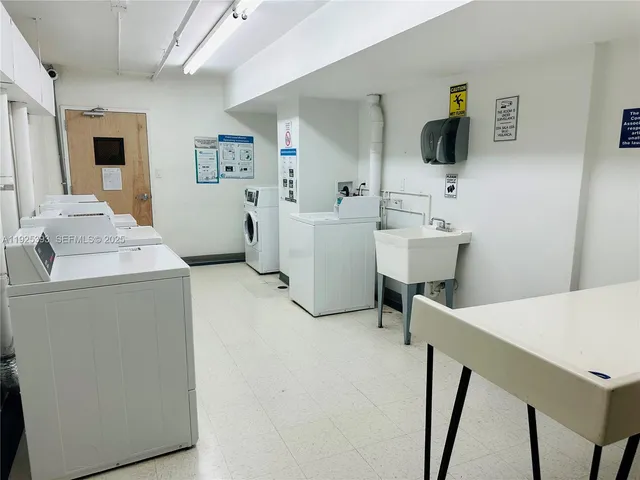 a picture of city view