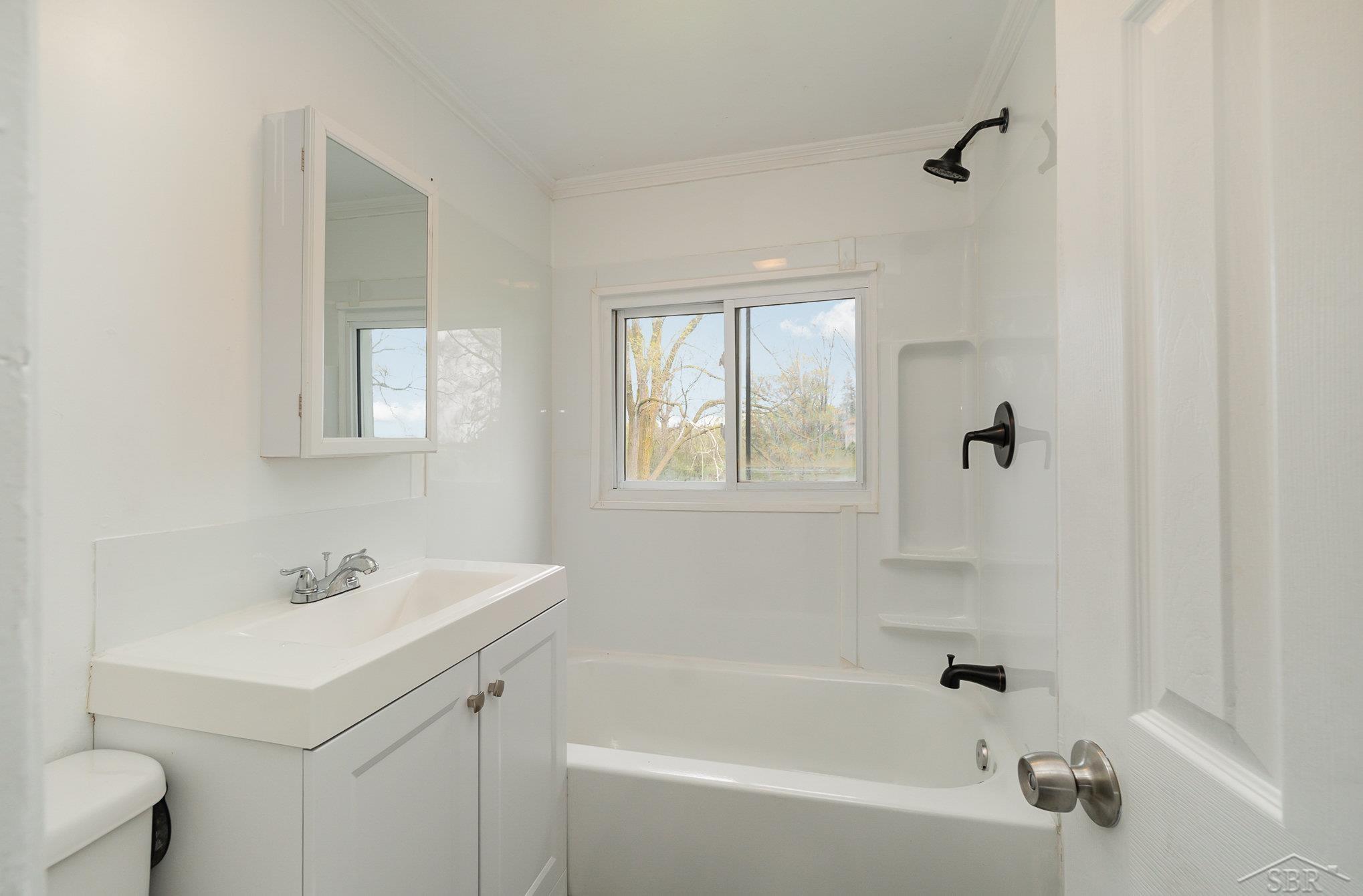 1418 Spring Buenavistachartertownship Saginaw Mi 48601 Saginaw, MI 48601 - Photo 11 of 16 50139917-68650ddd-d0e0-49f1-9dbc-07b4e56768cf.JPG