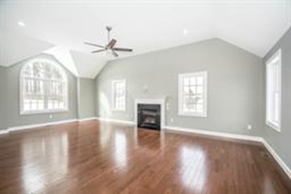 80 Clement Road Dracut, MA 01826 - Photo 3 of 21
