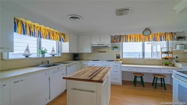 $7,300 | 10 Weston Road, Groton, CT 06340