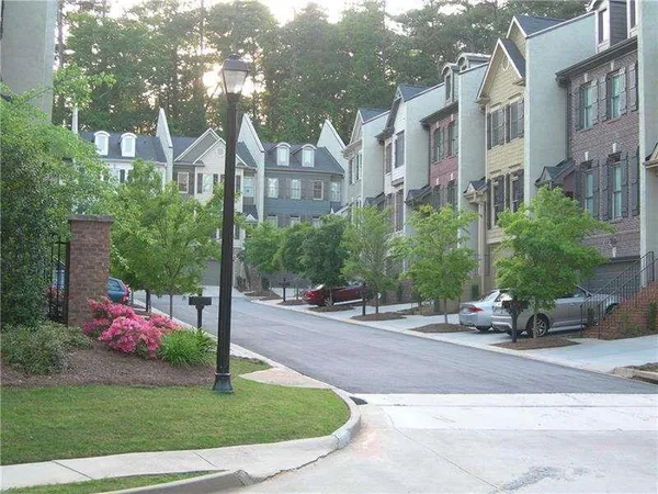 $3,200 | 17 Oakhurst Common Drive, Decatur, GA 30030