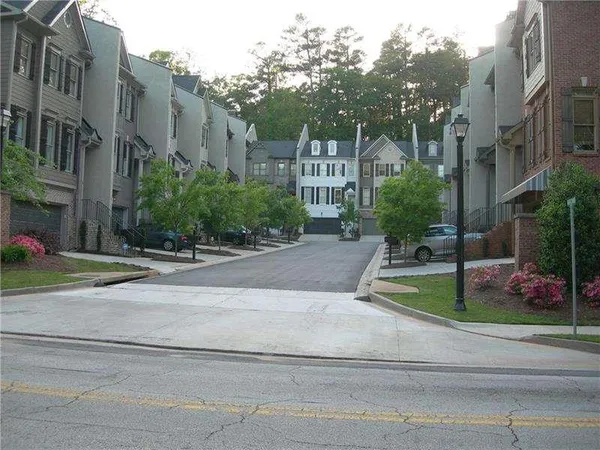 $3,200 | 17 Oakhurst Common Drive, Decatur, GA 30030