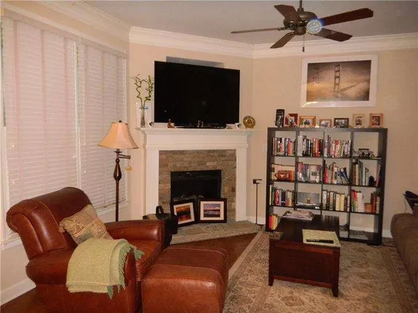 $3,200 | 17 Oakhurst Common Drive, Decatur, GA 30030