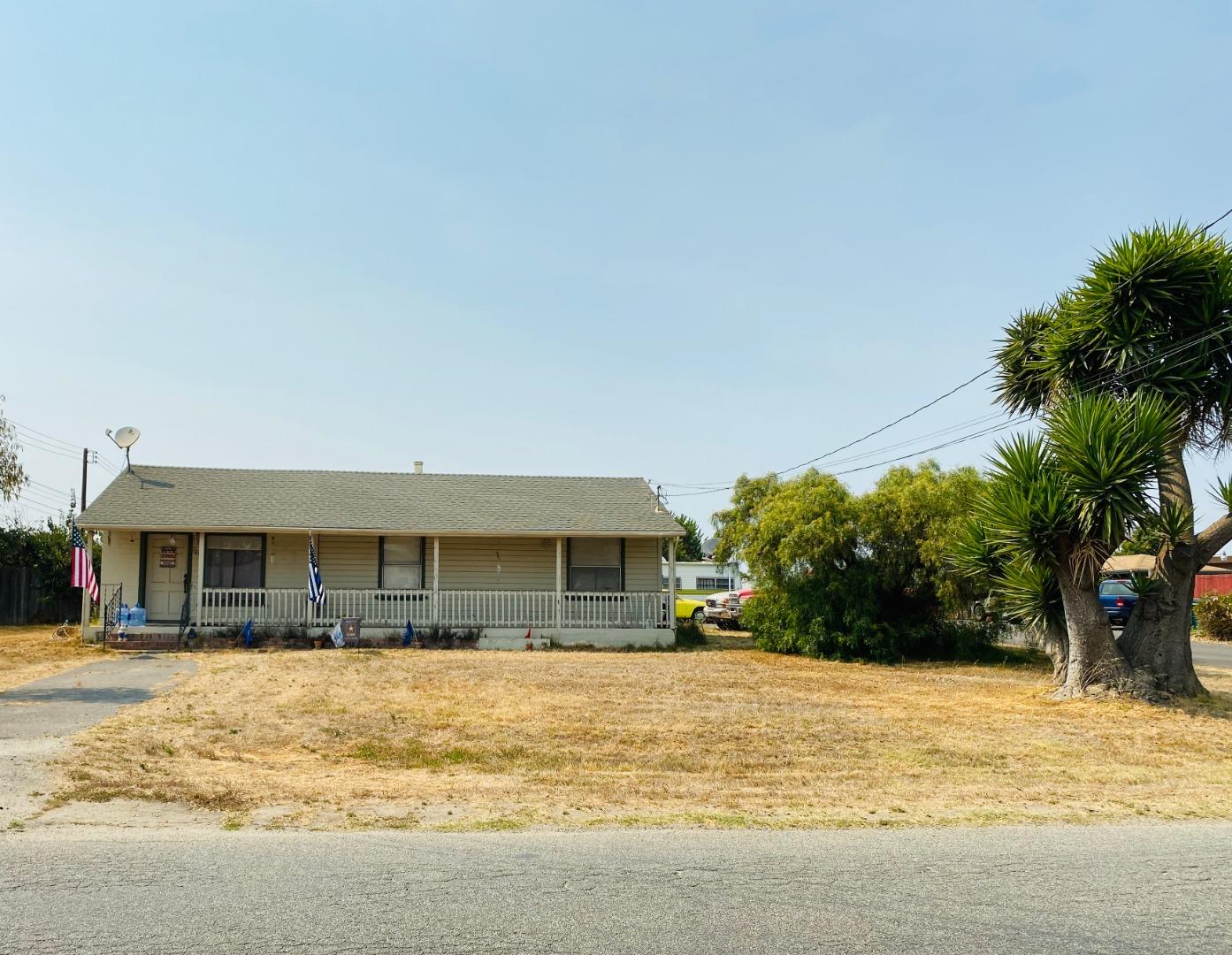 721 Middlefield Road Salinas, CA 93906 - Photo 1 of 2 Gallery Image 1