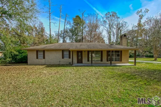 $223,000 | 34868 Gravesbriar Drive, Denham Springs, LA 70706