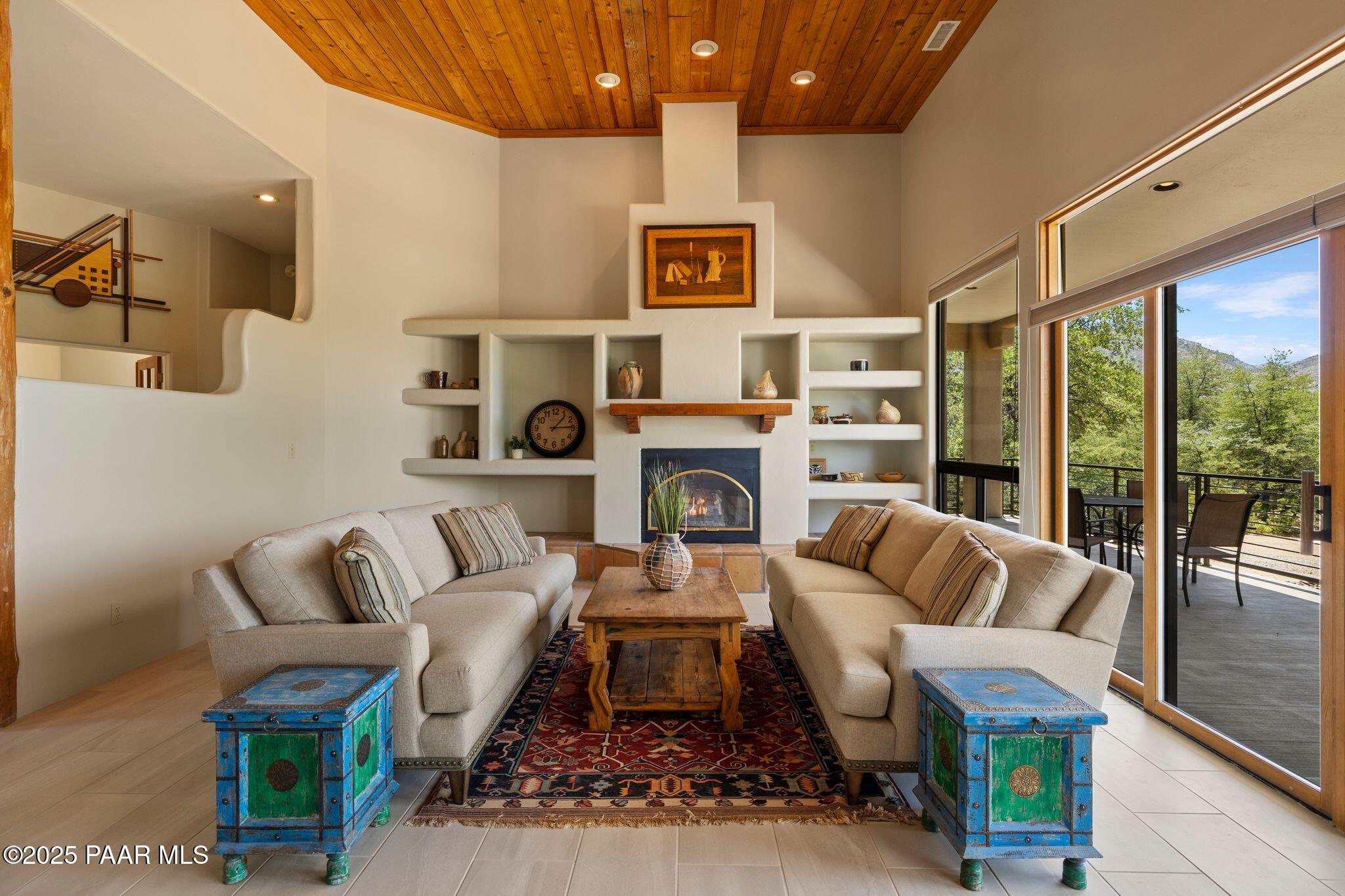 2316 West Mountain Oak Road Prescott, AZ 86305 - Photo 20 of 79 099-Living Room