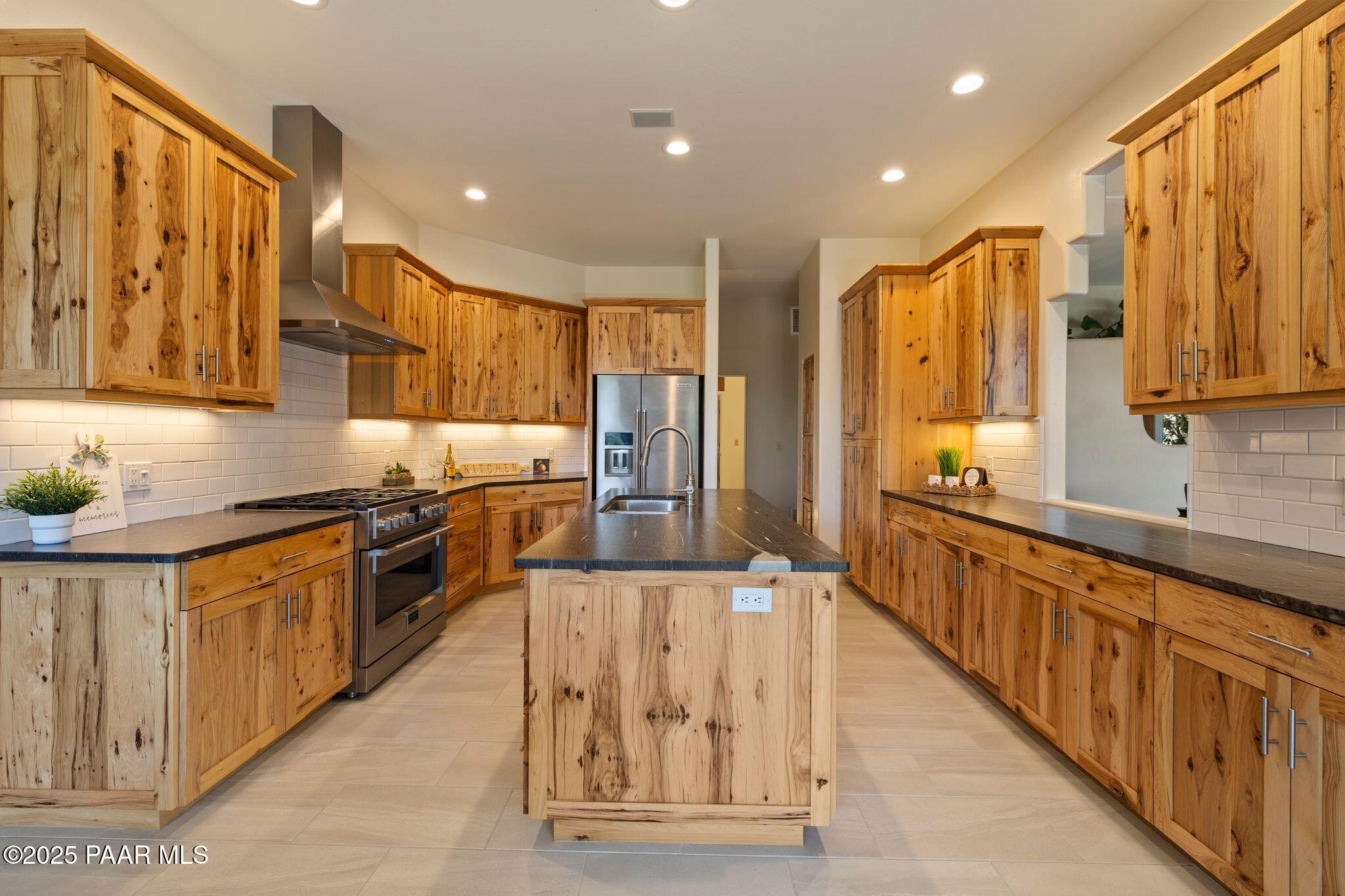 2316 West Mountain Oak Road Prescott, AZ 86305 - Photo 27 of 79 139-Kitchen