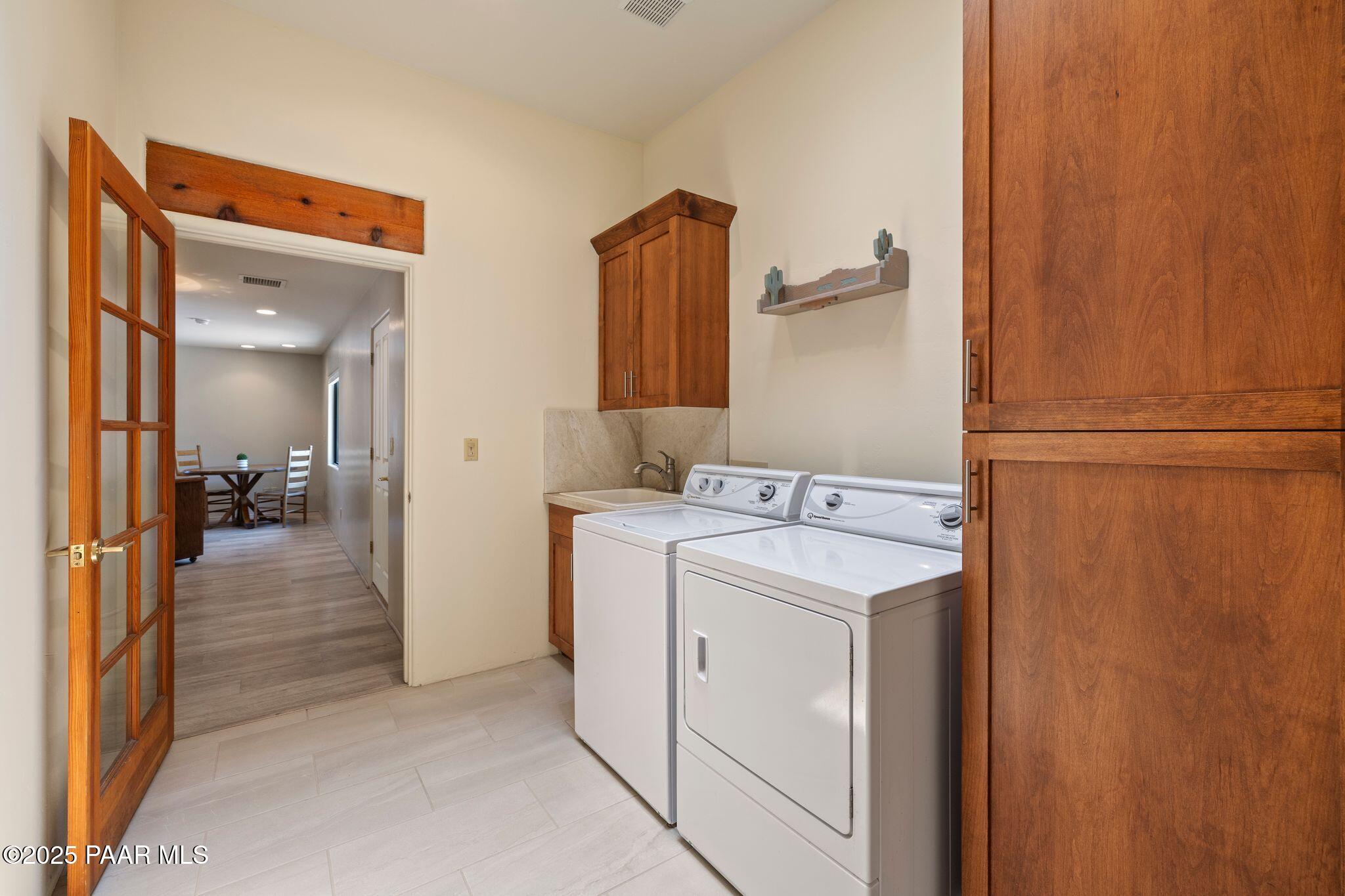 2316 West Mountain Oak Road Prescott, AZ 86305 - Photo 32 of 79 164-Laundry