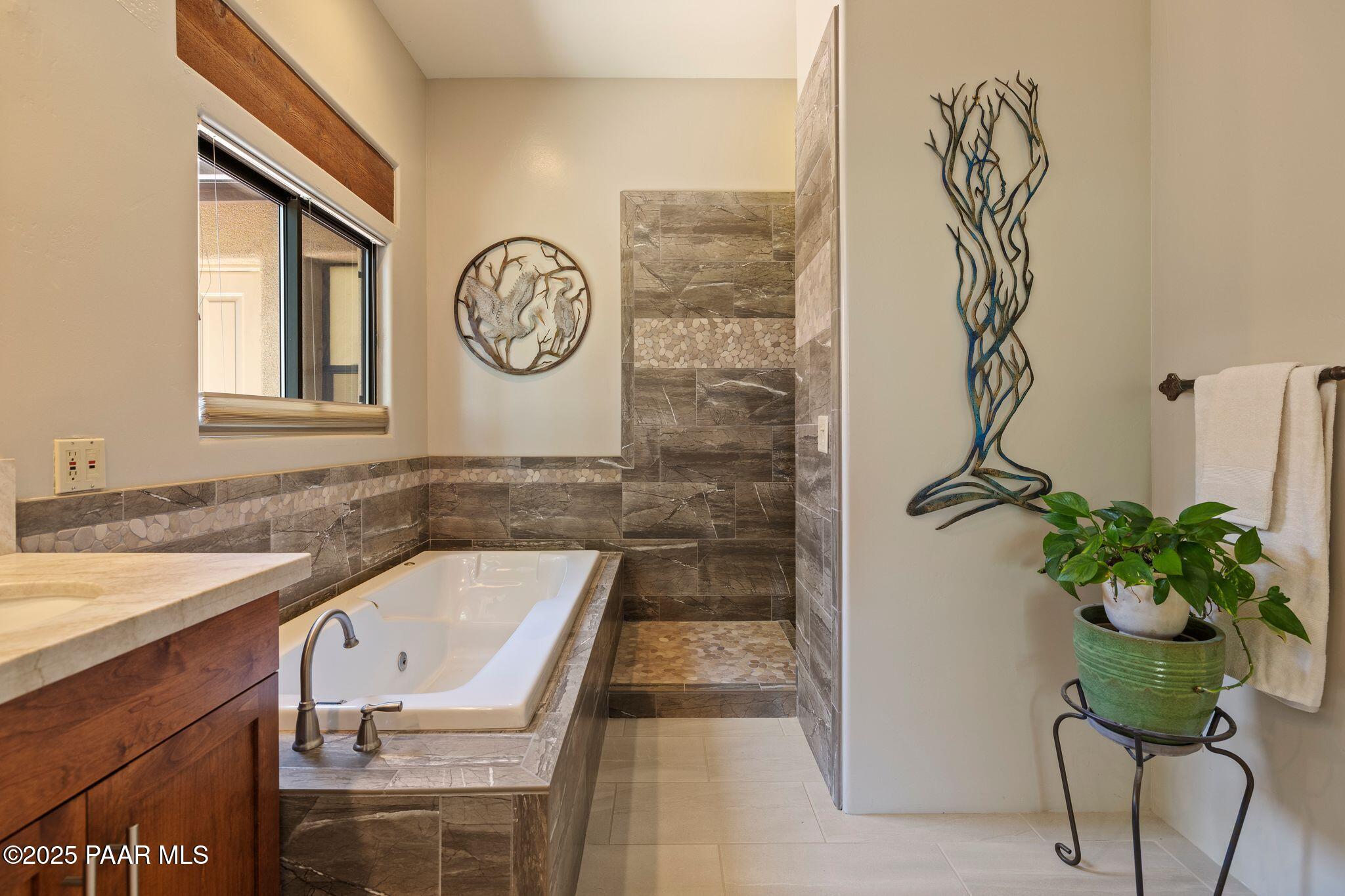2316 West Mountain Oak Road Prescott, AZ 86305 - Photo 39 of 79 200-Primary Bathroom