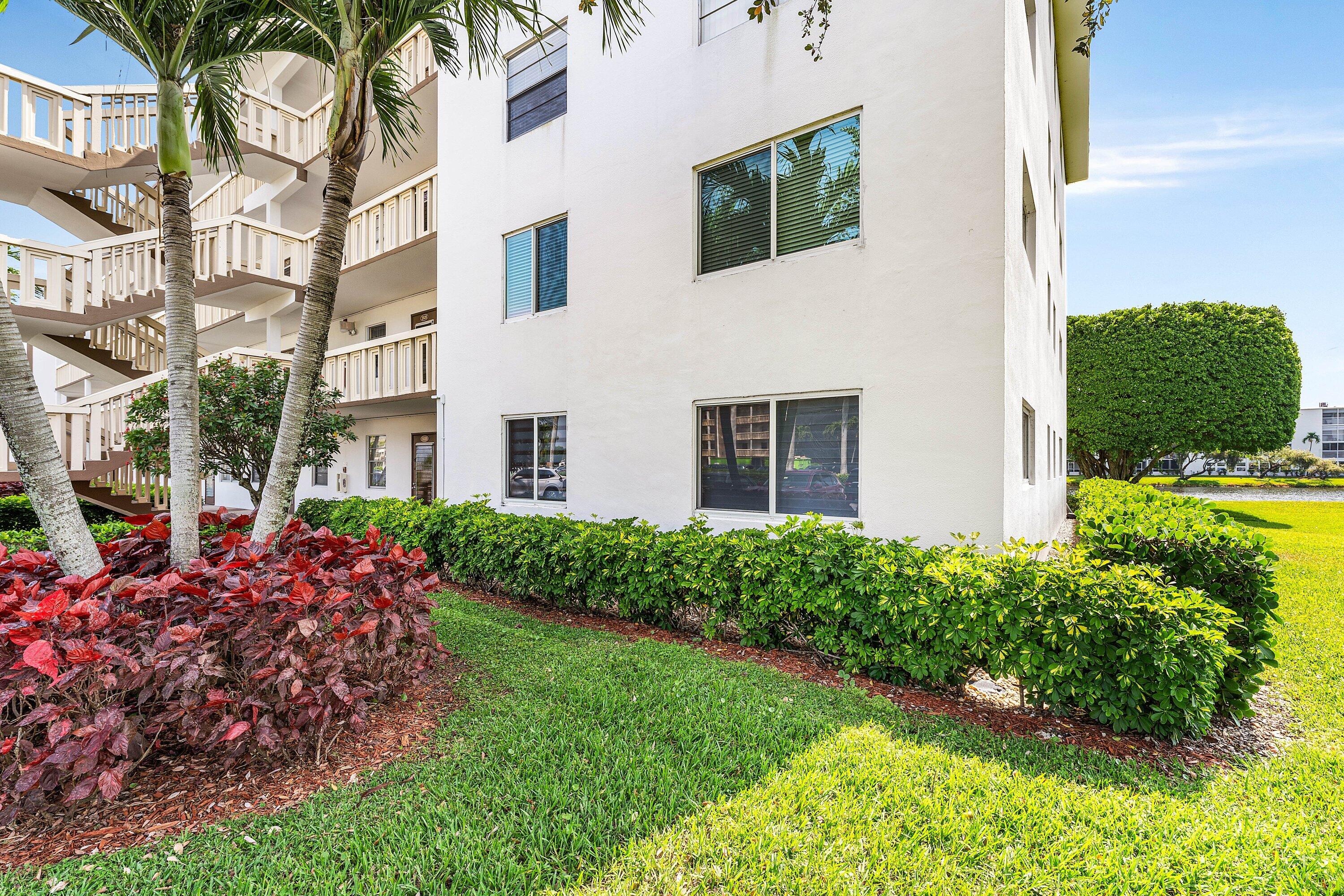 1019 Guildford East Boca Raton, FL 33434 - Photo 37 of 38 036-1019GuildfordEast-BocaRaton-FL-33434