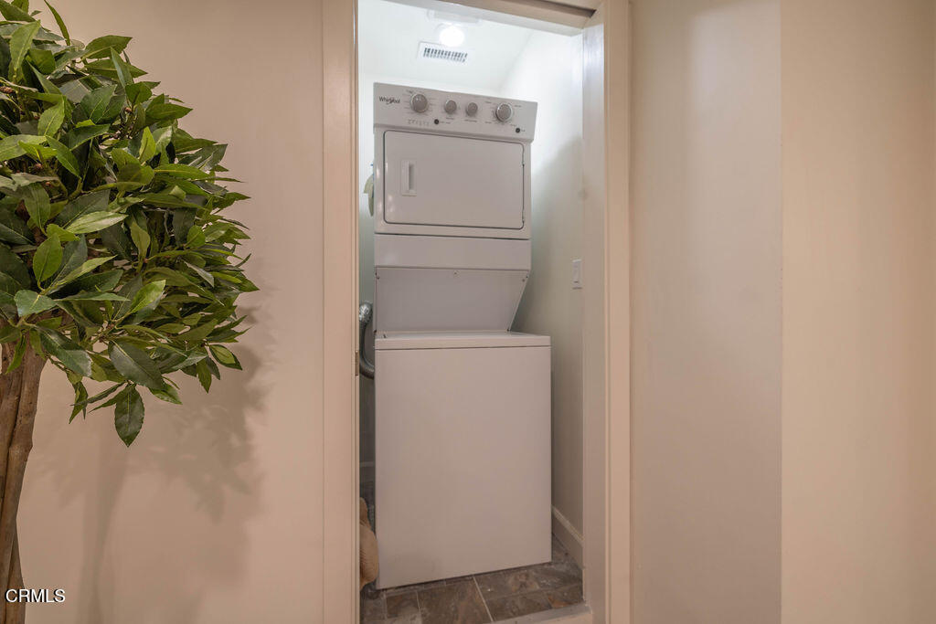 851 Pine Knot Avenue Big Bear Lake, CA 92315 - Photo 21 of 27 a utility room with dryer and washer