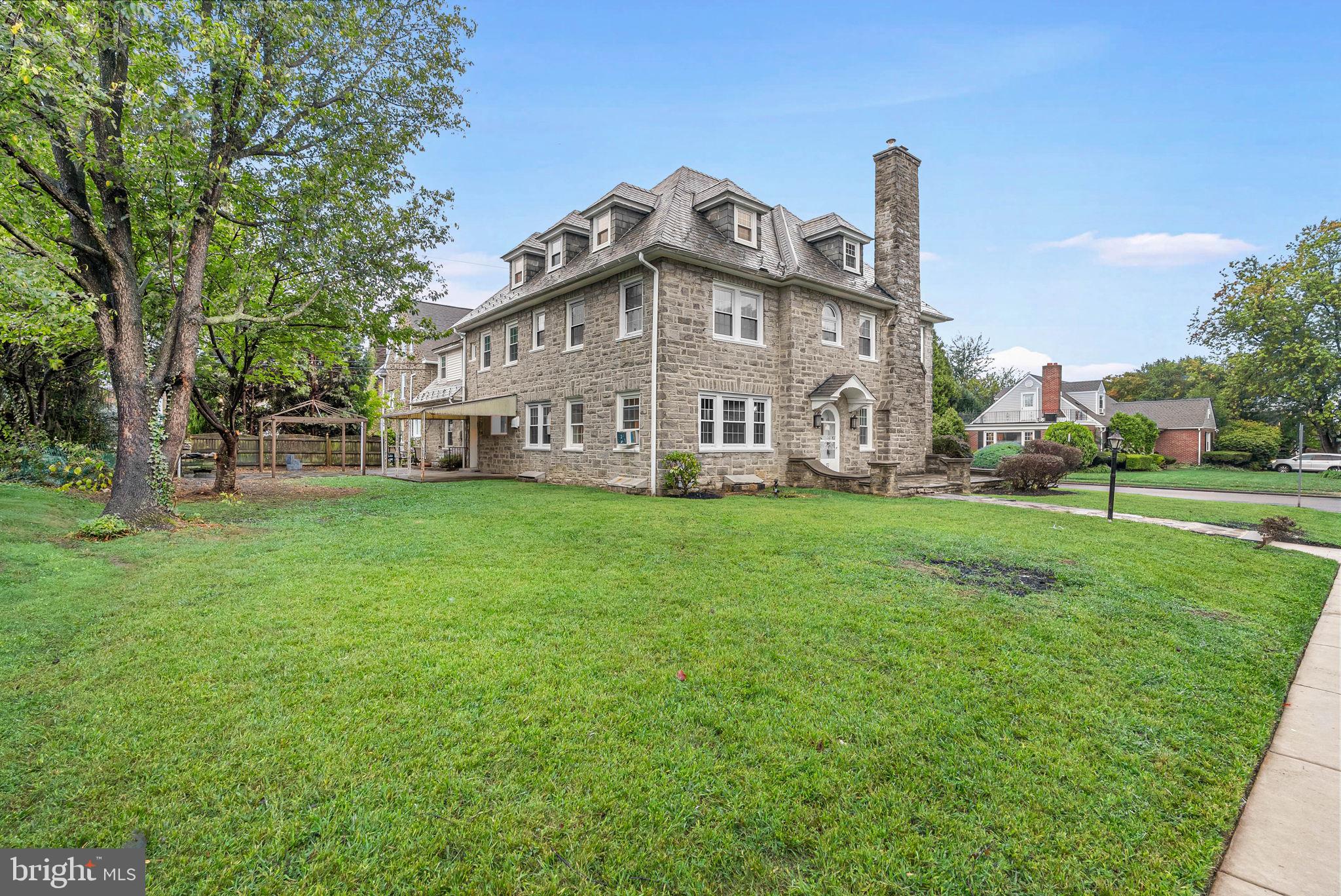 474 Kenwood Road Drexel Hill, PA 19026 - Photo 4 of 48