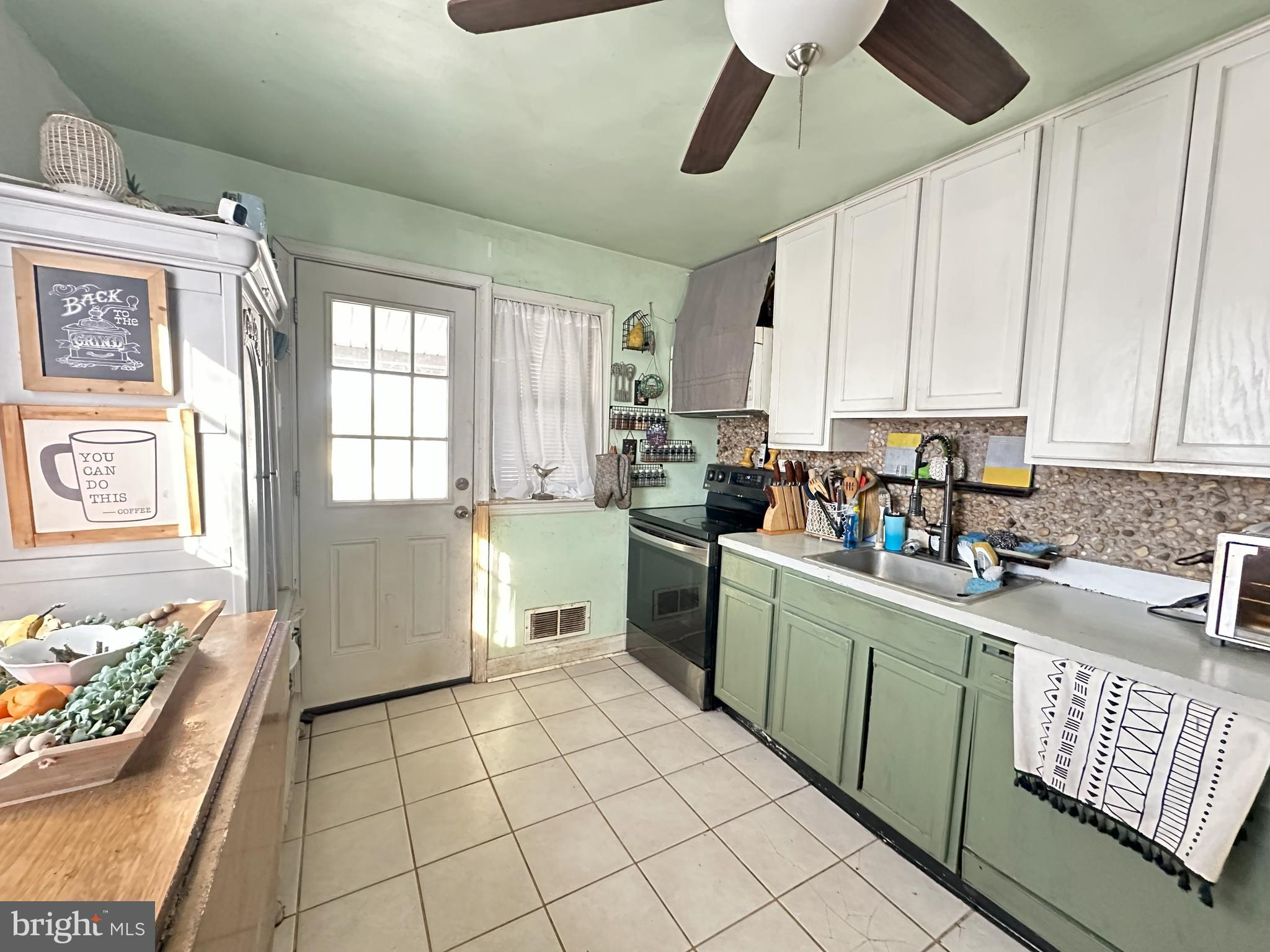 1818 Division Road Pasadena, MD 21122 - Photo 6 of 18 Gallery Image 6