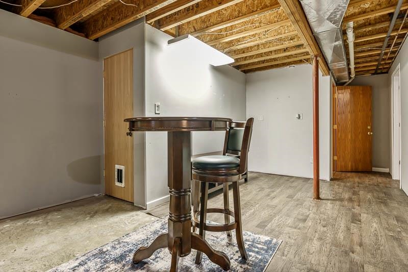 320 Lake Lida Lane Rochelle, IL 61068 - Photo 29 of 43 a view of a hallway with seating area