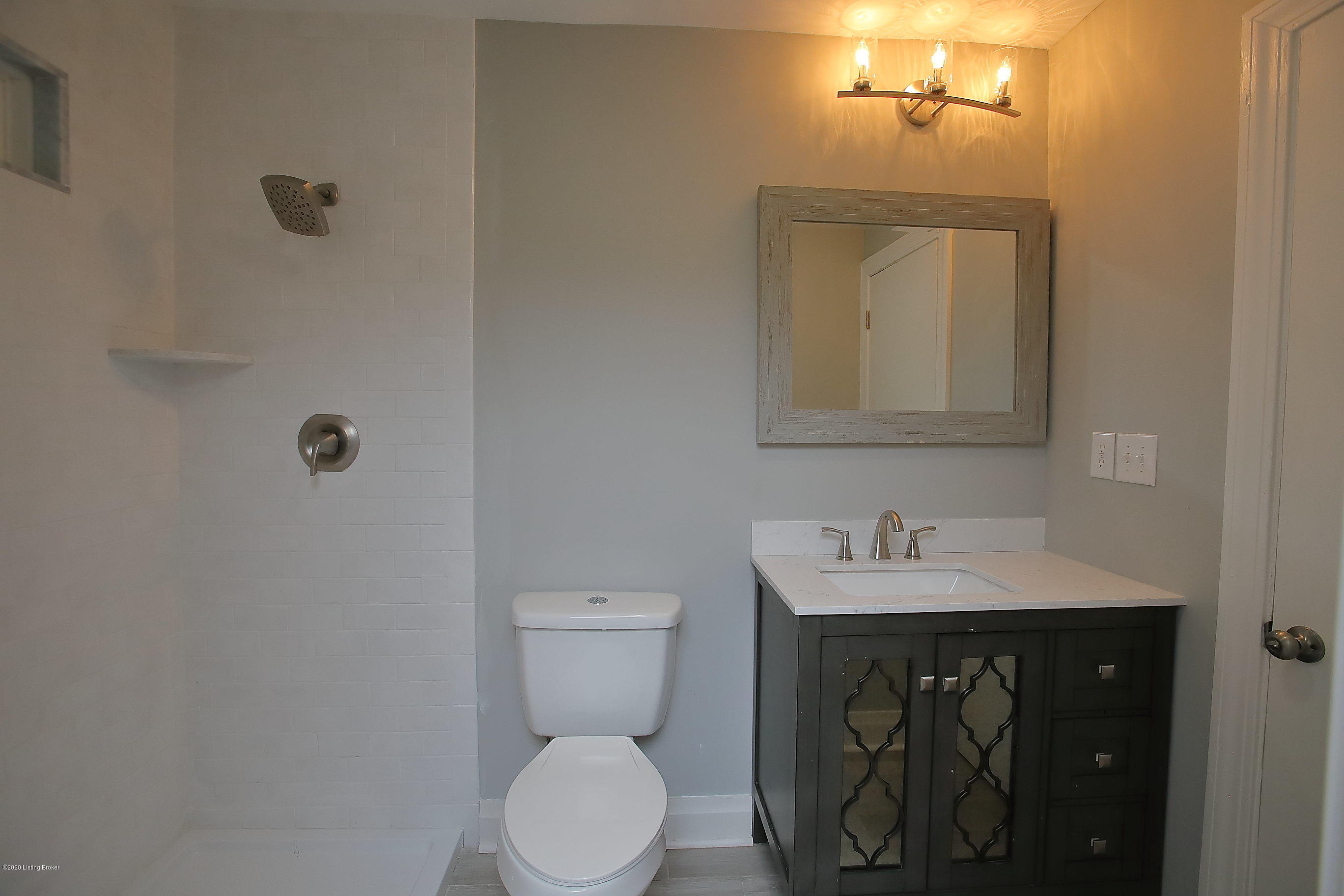 4717 Dohn Road Louisville, KY 40216 - Photo 23 of 48 Full Bath