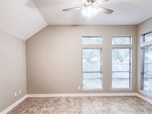 $2,500 | 3207 Ivy Bend Drive, Pearland, TX 77584