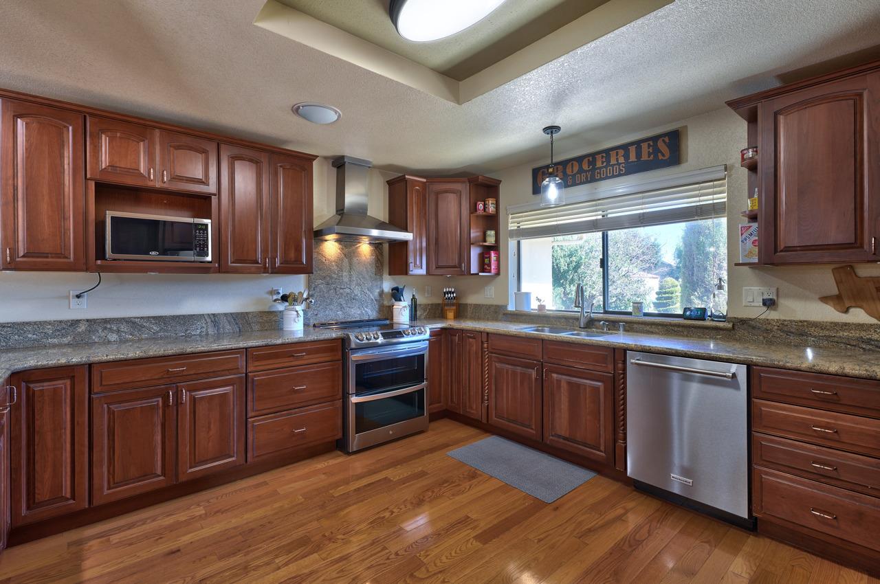 18590 Ranchito Del Rio Drive Salinas, CA 93908 - Photo 23 of 59 Gallery Image 23