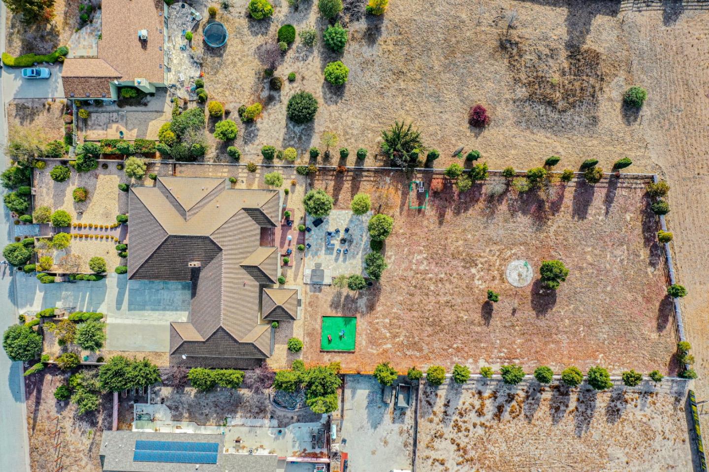 18590 Ranchito Del Rio Drive Salinas, CA 93908 - Photo 8 of 59 Gallery Image 8