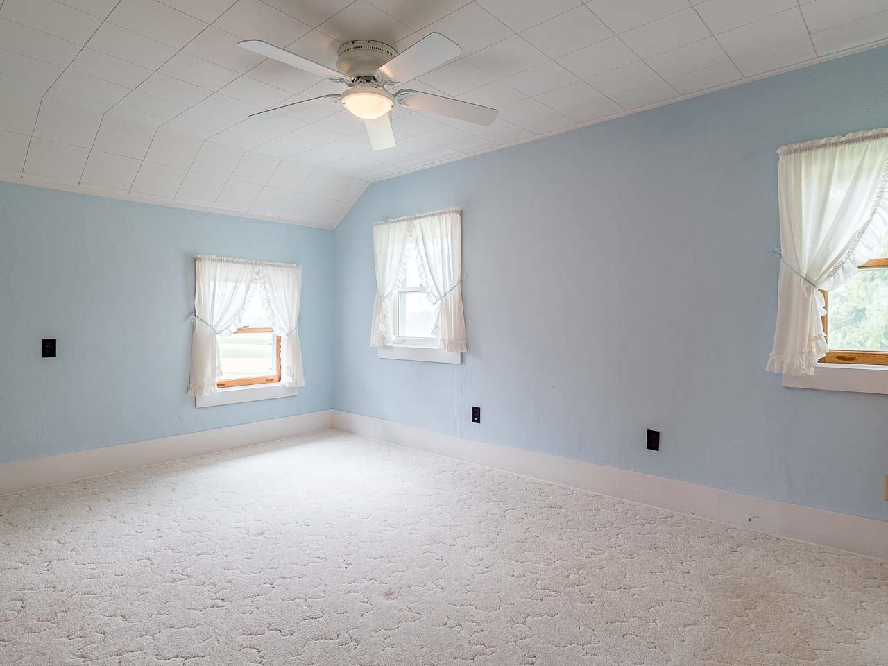 10208 Center Road Durand, IL 61024 - Photo 20 of 25 a view of an empty room with a window