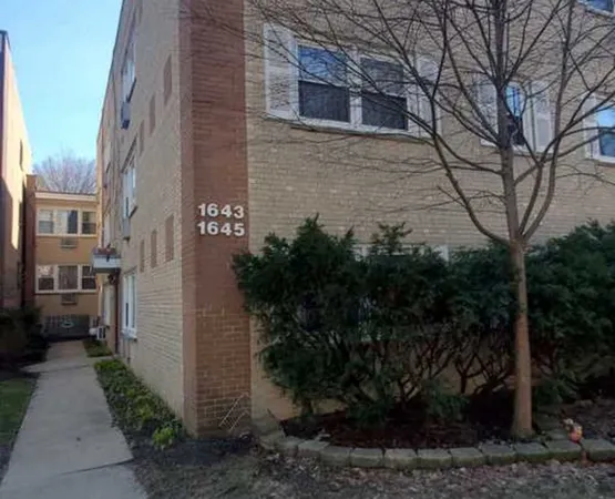 $1,975 | 1643 West Sherwin Avenue, Unit 2C, Chicago, IL 60626