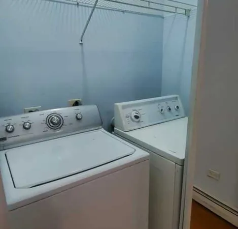 $1,975 | 1643 West Sherwin Avenue, Unit 2C, Chicago, IL 60626