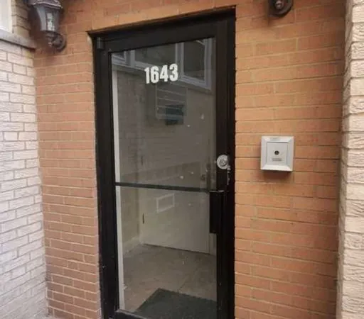 $1,975 | 1643 West Sherwin Avenue, Unit 2C, Chicago, IL 60626