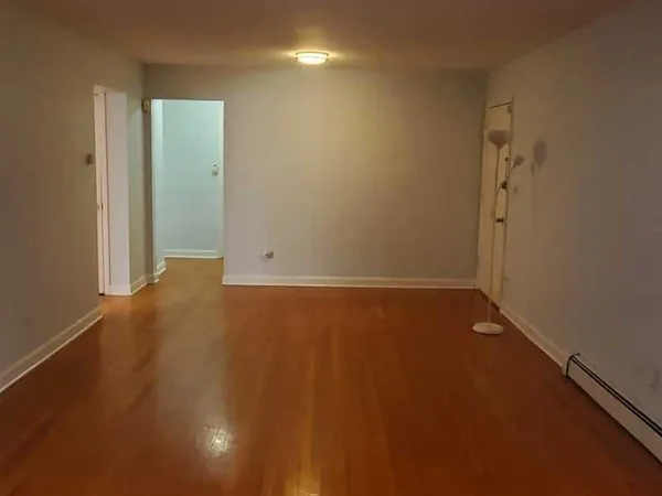 $1,975 | 1643 West Sherwin Avenue, Unit 2C, Chicago, IL 60626