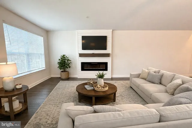 $699,999 | 48 Hunters Lane, Glen Mills, PA 19342