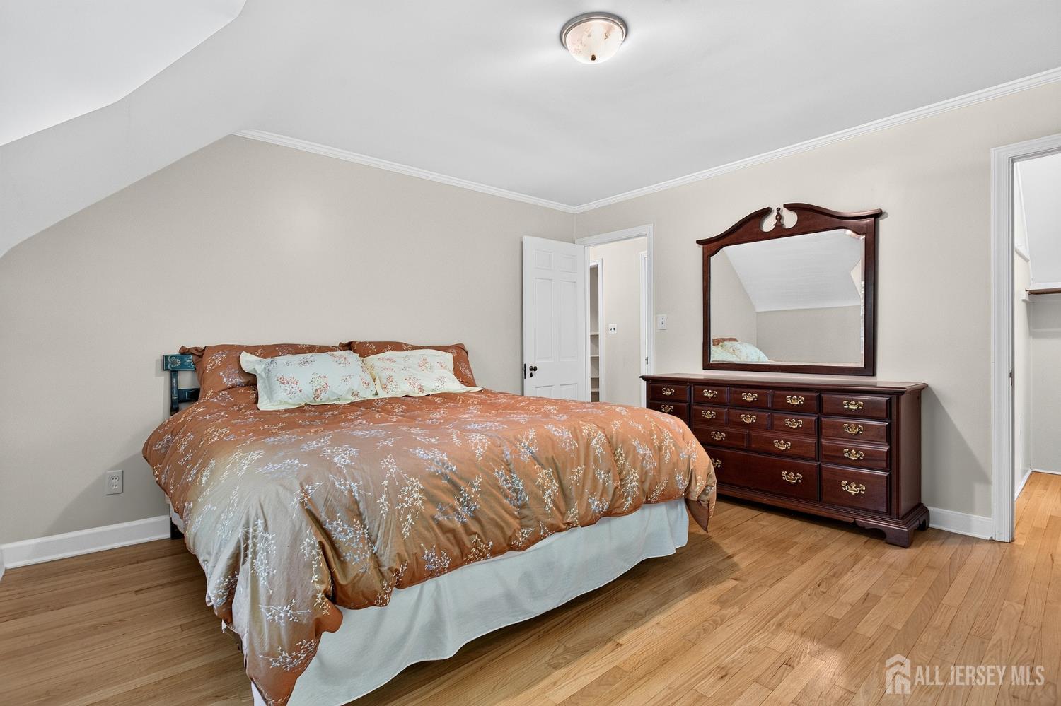 31 Warwick Road Colonia, NJ 07067 - Photo 27 of 36
