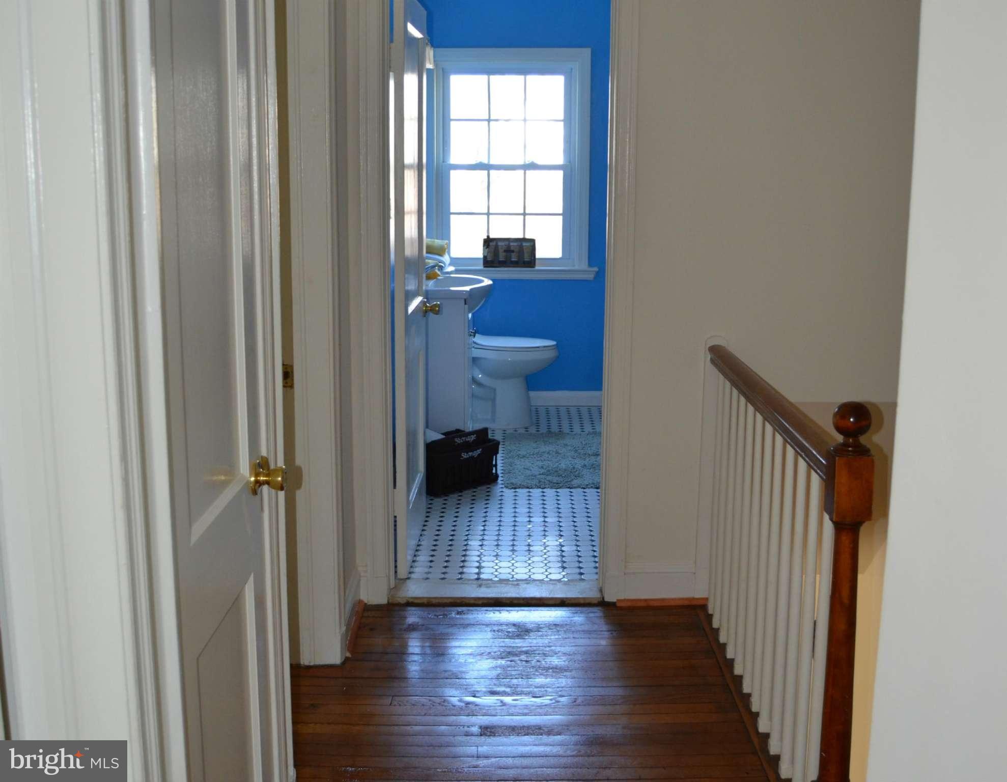 1201 Northview Road Baltimore, MD 21218 - Photo 18 of 25 View/ staircase/ corridor
