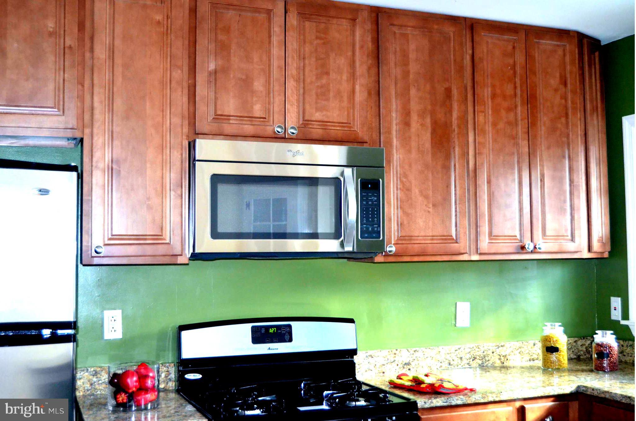 1201 Northview Road Baltimore, MD 21218 - Photo 5 of 25 Kitchen / cabinets