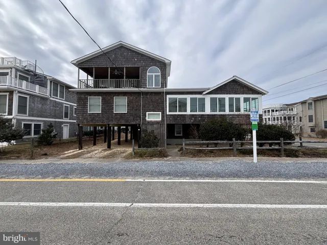 $4,000,000 | 83 North Atlantic Avenue, Bethany Beach, DE 19930