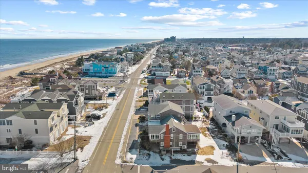 $4,000,000 | 83 North Atlantic Avenue, Bethany Beach, DE 19930