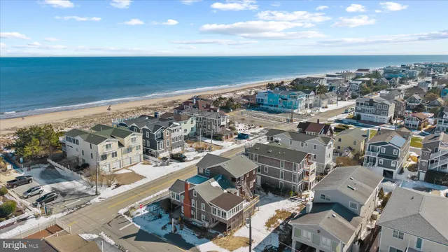 $4,000,000 | 83 North Atlantic Avenue, Bethany Beach, DE 19930