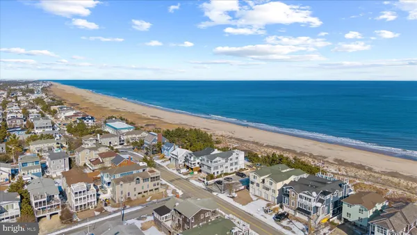 $4,000,000 | 83 North Atlantic Avenue, Bethany Beach, DE 19930