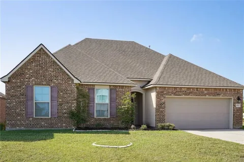 $274,000 | 824 Lakeshore Village Drive, Slidell, LA 70461