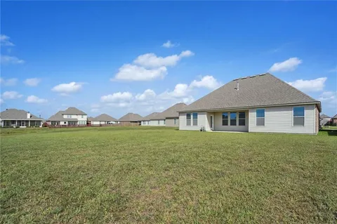 $274,000 | 824 Lakeshore Village Drive, Slidell, LA 70461