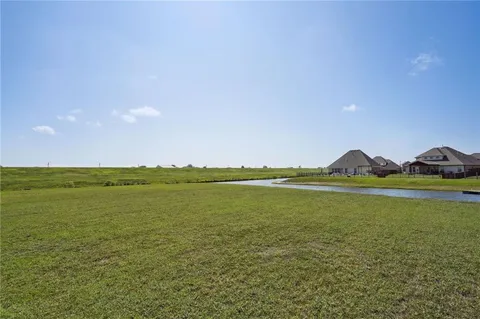 $274,000 | 824 Lakeshore Village Drive, Slidell, LA 70461