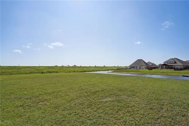 $274,000 | 824 Lakeshore Village Drive, Slidell, LA 70461