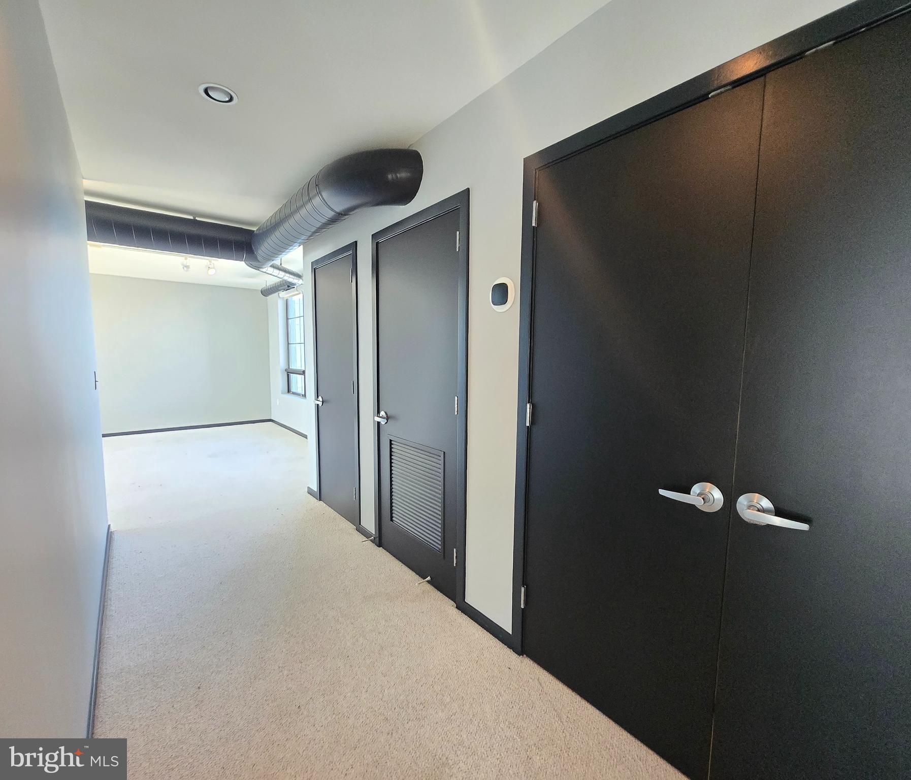 1200 Steuart Street, Unit 1913 Baltimore, MD 21230 - Photo 20 of 57 Private upper-level corridor.