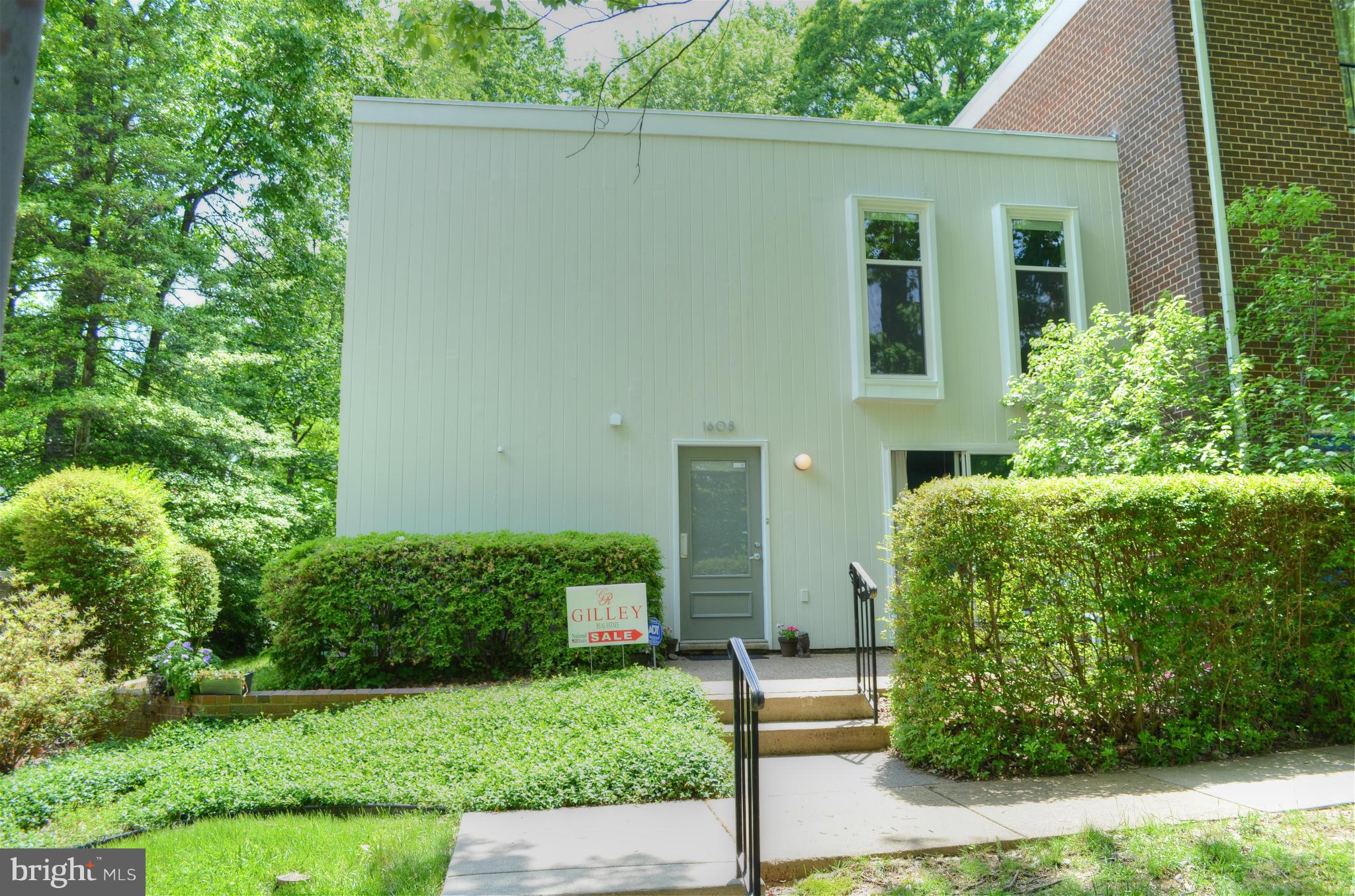 1608 Wainwright Drive Reston, VA 20190 - Photo 1 of 24 Exterior (Front)