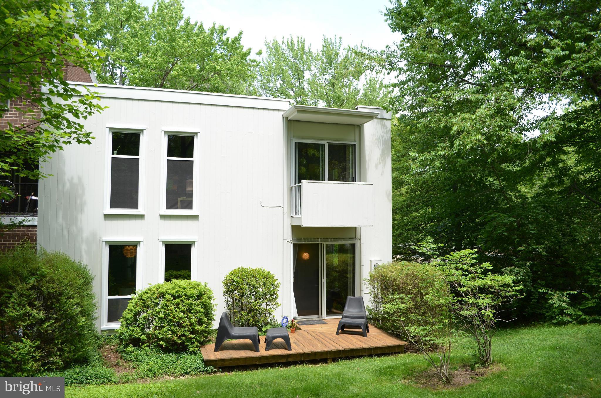 1608 Wainwright Drive Reston, VA 20190 - Photo 20 of 24 Exterior (Rear)