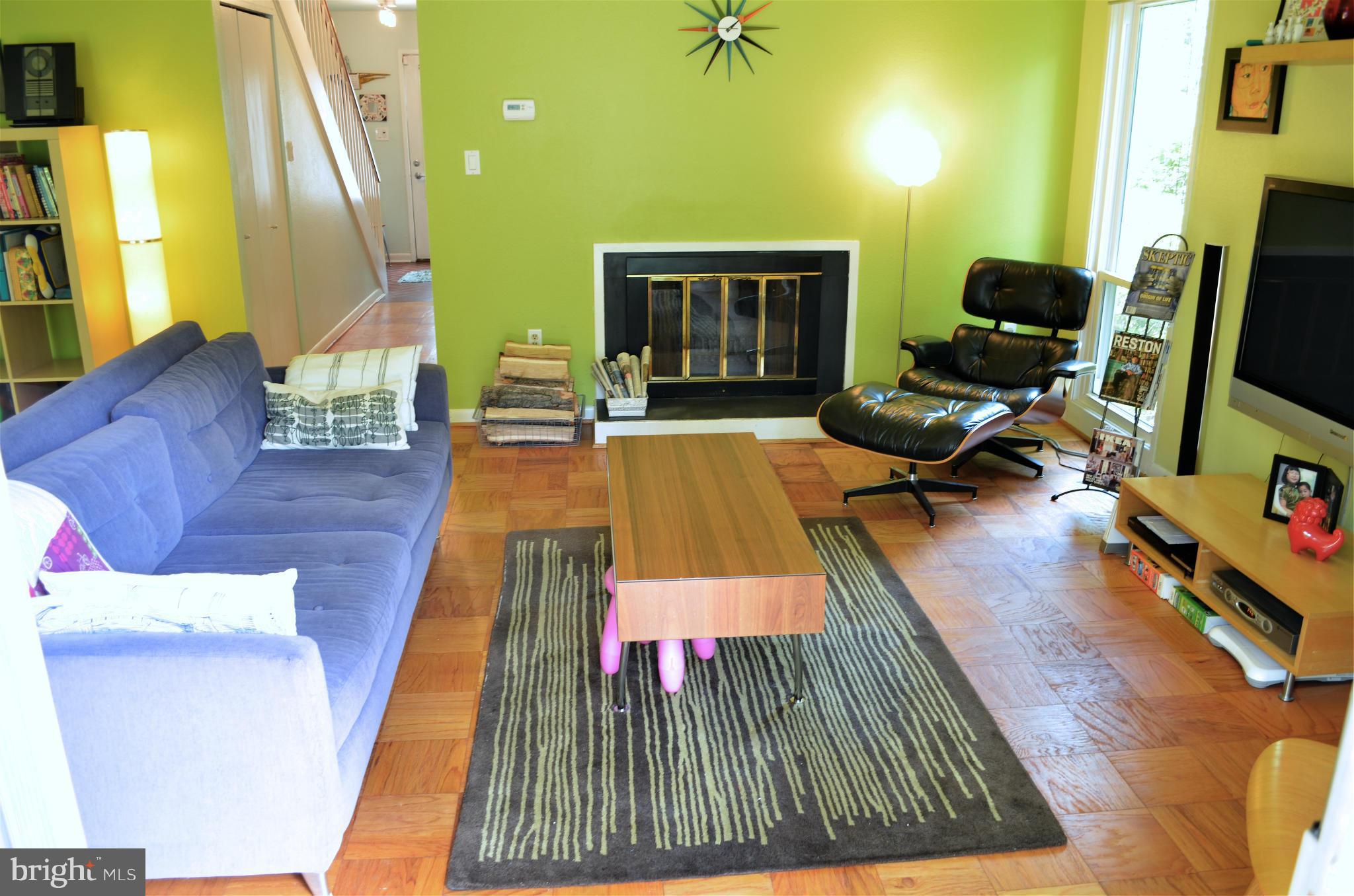1608 Wainwright Drive Reston, VA 20190 - Photo 9 of 24 Living Room