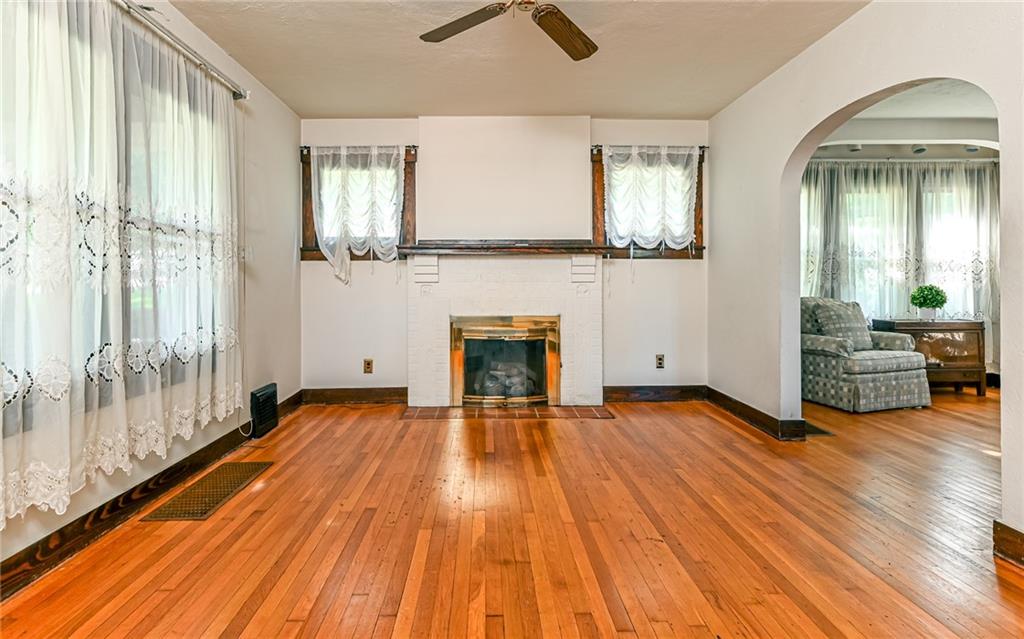 2343 Rochester Road Pittsburgh, PA 15237 - Photo 4 of 20 Gallery Image 4