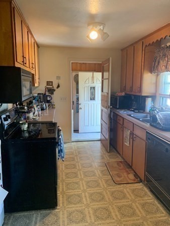 44 Park Terrace Road Worcester, MA 01604 - Photo 5 of 21 Gallery Image 5