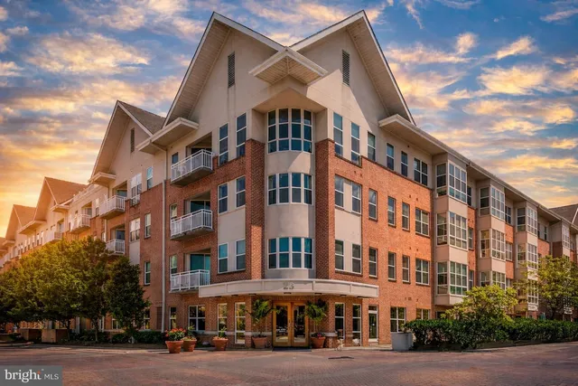$207,000 | 23 Pierside Drive, Unit 315, Baltimore, MD 21230