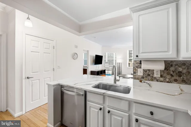 $207,000 | 23 Pierside Drive, Unit 315, Baltimore, MD 21230