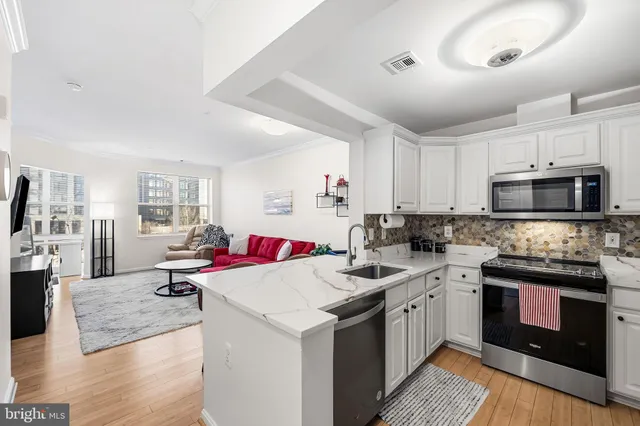 $207,000 | 23 Pierside Drive, Unit 315, Baltimore, MD 21230